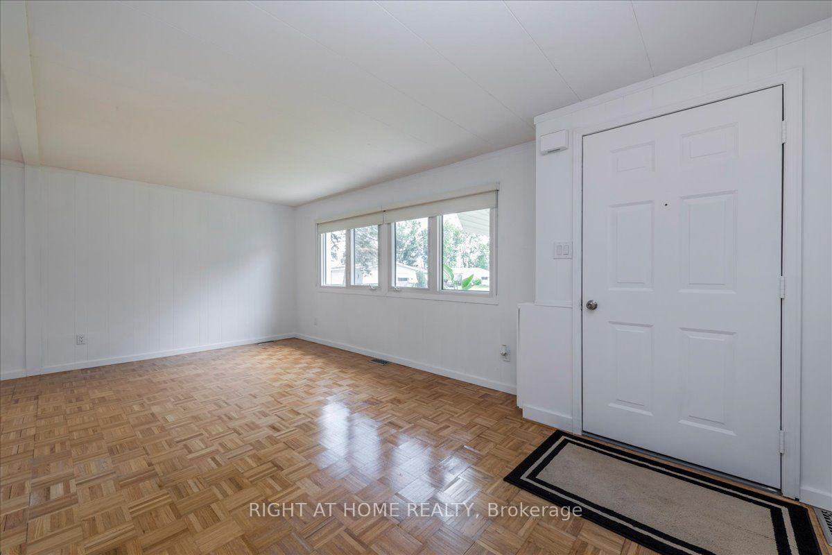 15 Flora Drive, Innisfil, ON L9S 1R3 photo 3