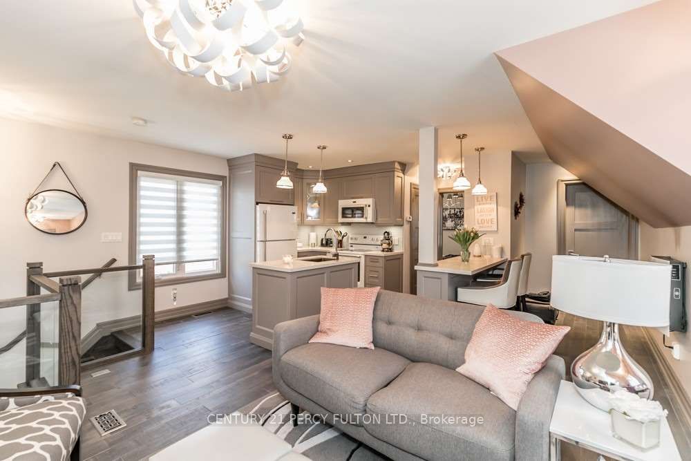 44 Hawkridge Avenue Coach house, Markham, ON L3P 1V9 photo 2