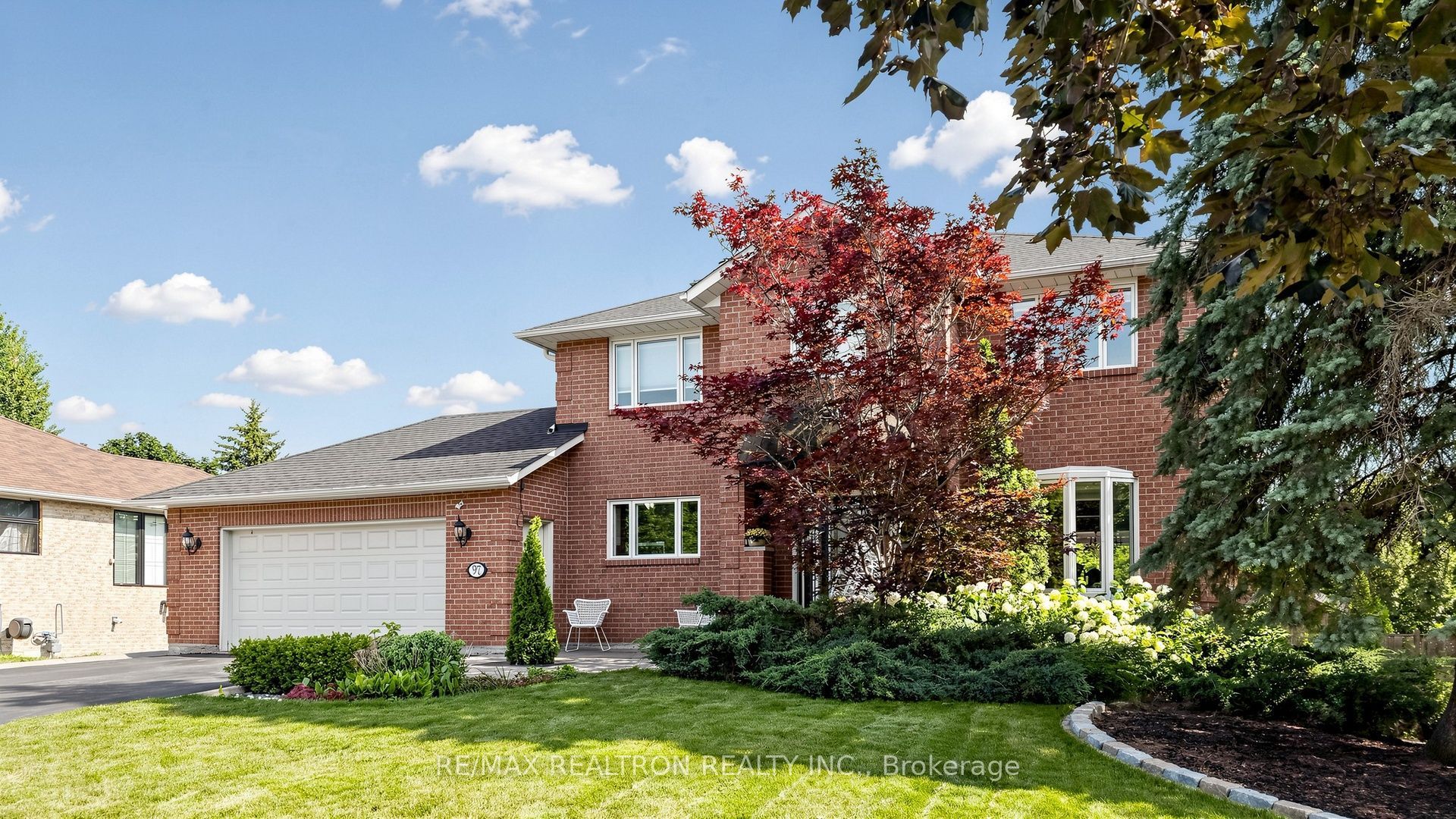 97 Thompson Drive, East Gwillimbury, ON L9N 1E2 photo 2