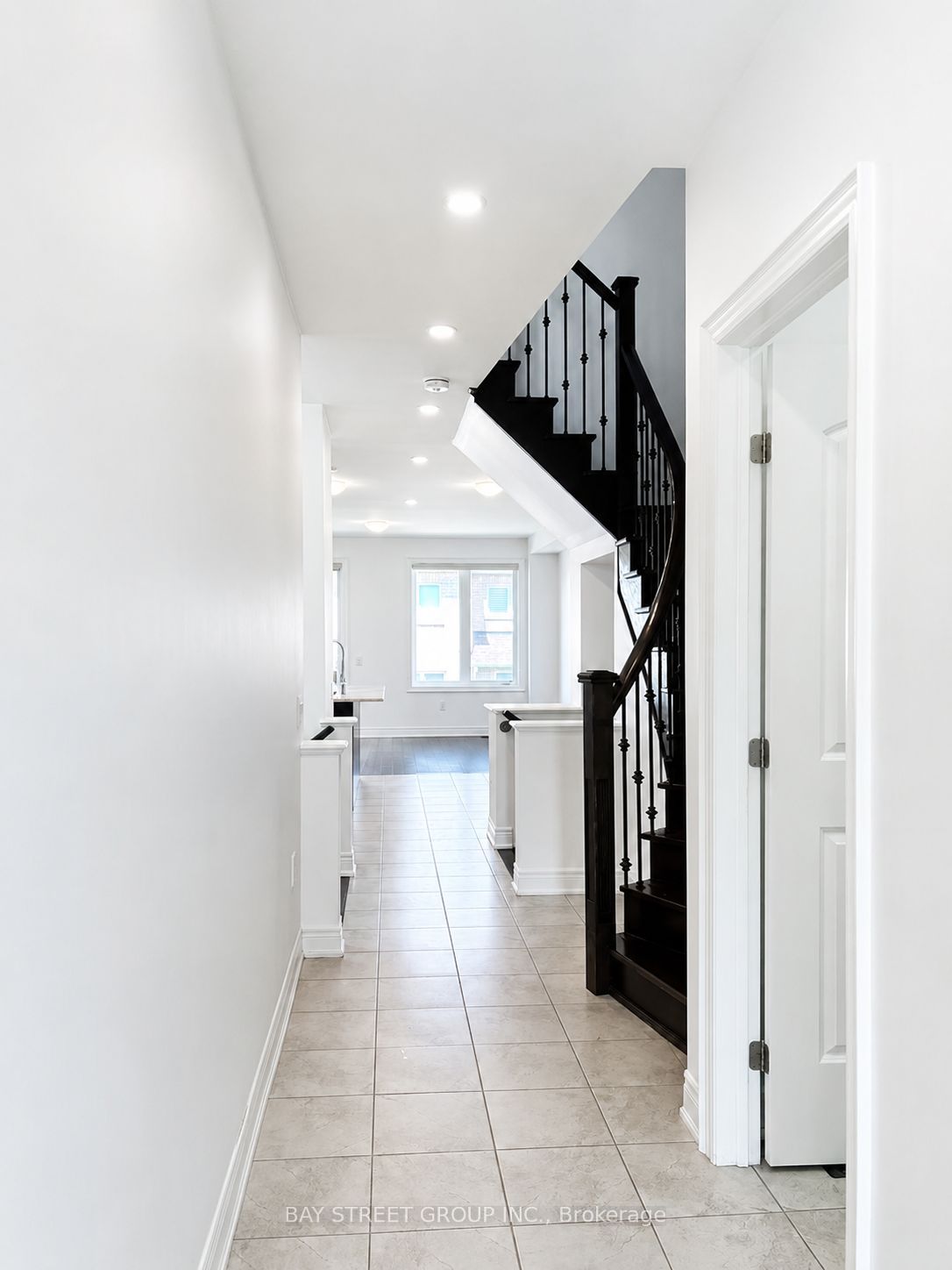 103 Drizzel Crescent, Richmond Hill, ON L4E 0G9 photo 2