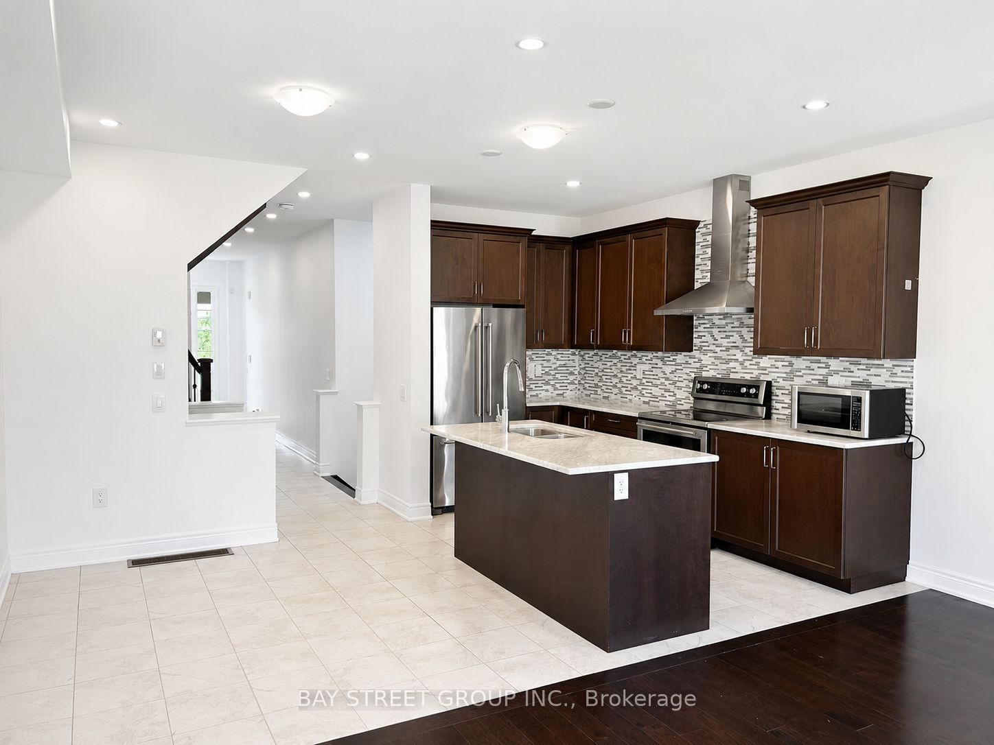 103 Drizzel Crescent, Richmond Hill, ON L4E 0G9 photo 4