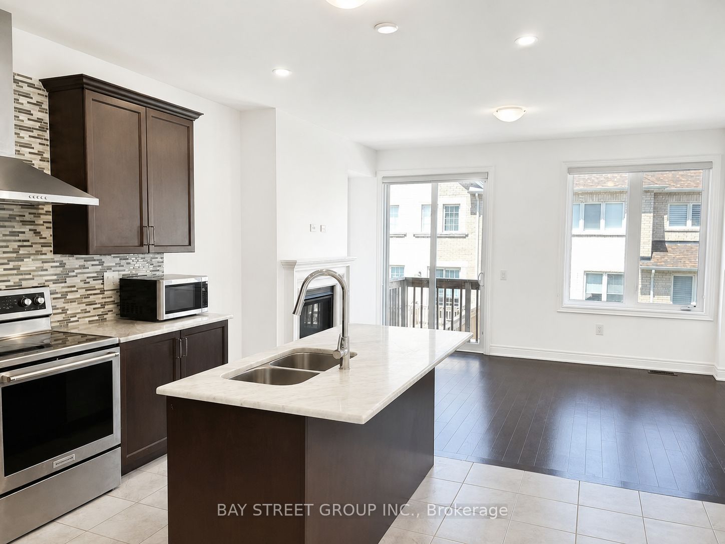 103 Drizzel Crescent, Richmond Hill, ON L4E 0G9 photo 5