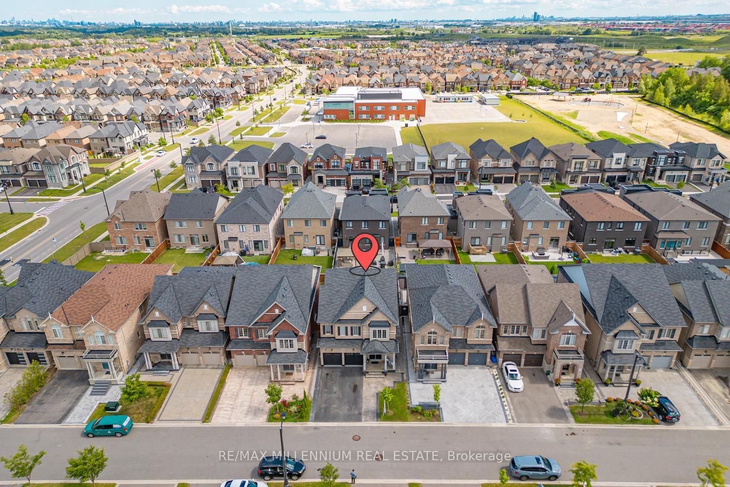 18 Boone Crescent, Vaughan, ON L4H 4V1 photo 2