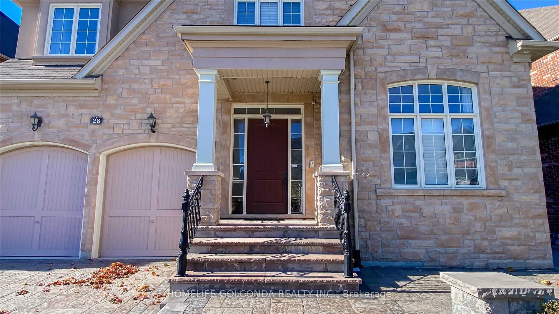 28 Stollery Pond Crescent, Markham, ON L6C 0V1 photo 2