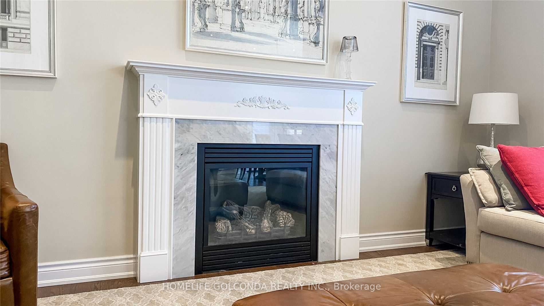 28 Stollery Pond Crescent, Markham, ON L6C 0V1 photo 4