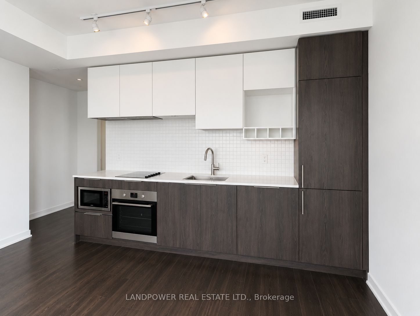 950 Portage Parkway 3006, Vaughan, ON L4K 0J7 photo 2