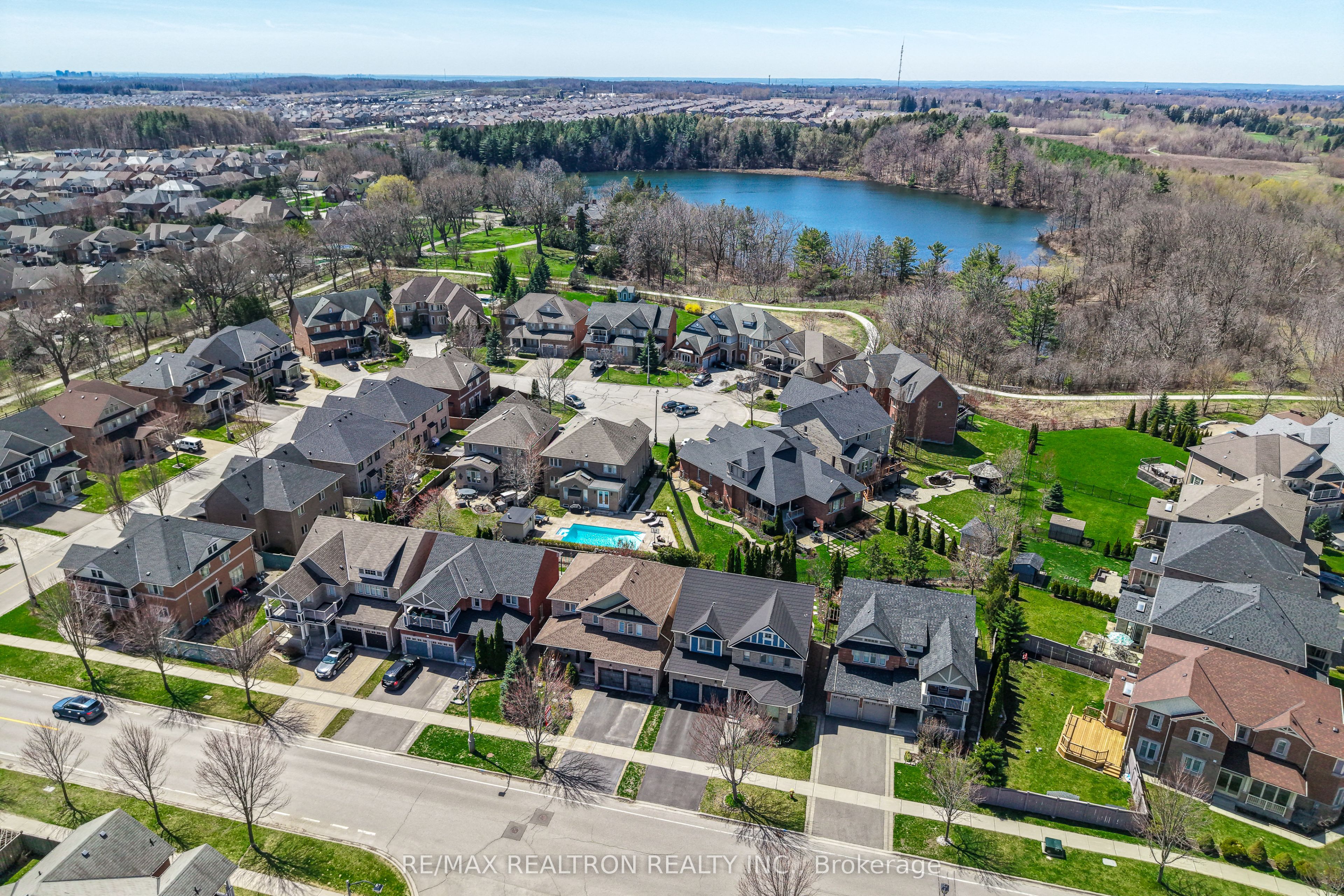 170 Silver Maple Road, Richmond Hill, ON L4E 4Y8 photo 2