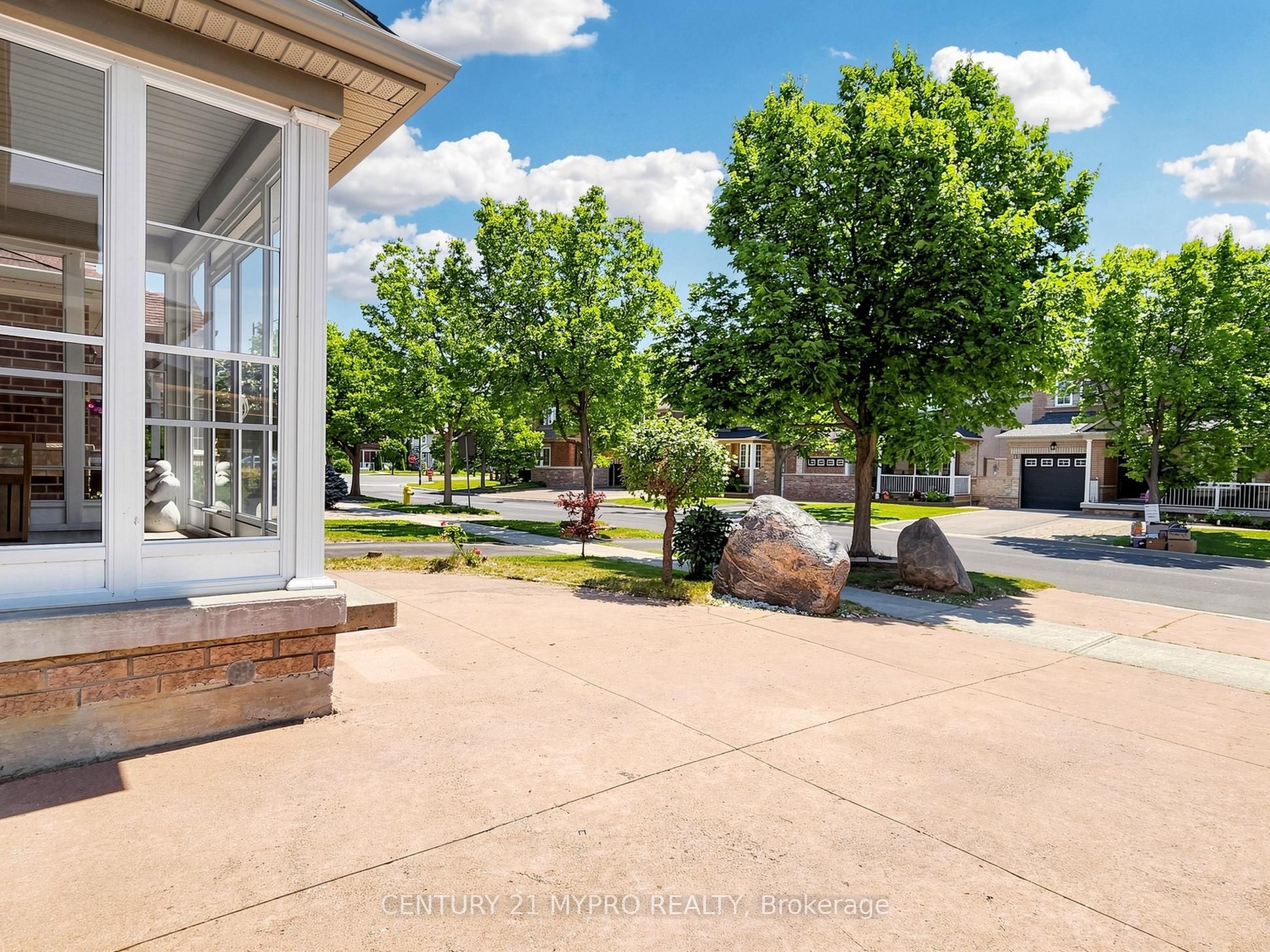 74 Victoria Wood Avenue, Markham, ON L6E 1K2 photo 2