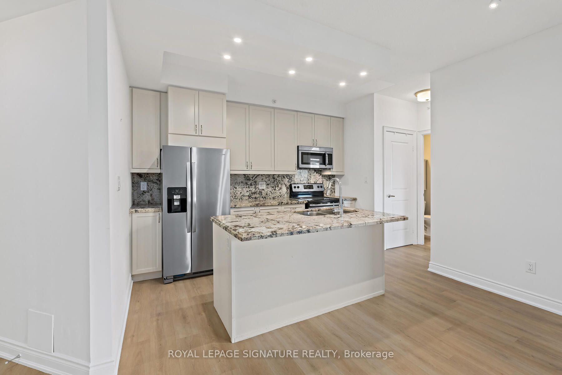 2396 Major Mackenzie Drive W 220, Vaughan, ON L6A 4Y1 photo 4