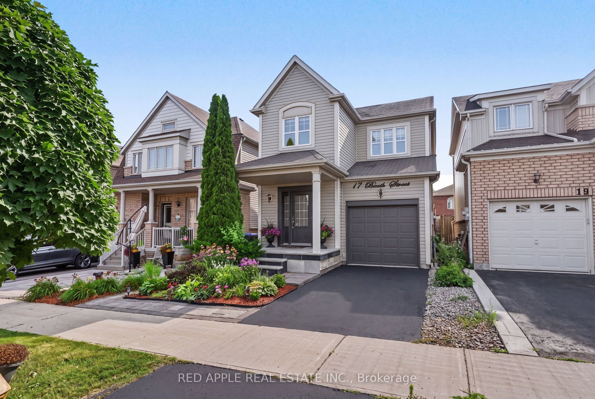 17 Booth Street, Bradford West Gwillimbury, ON L3Z 0A4