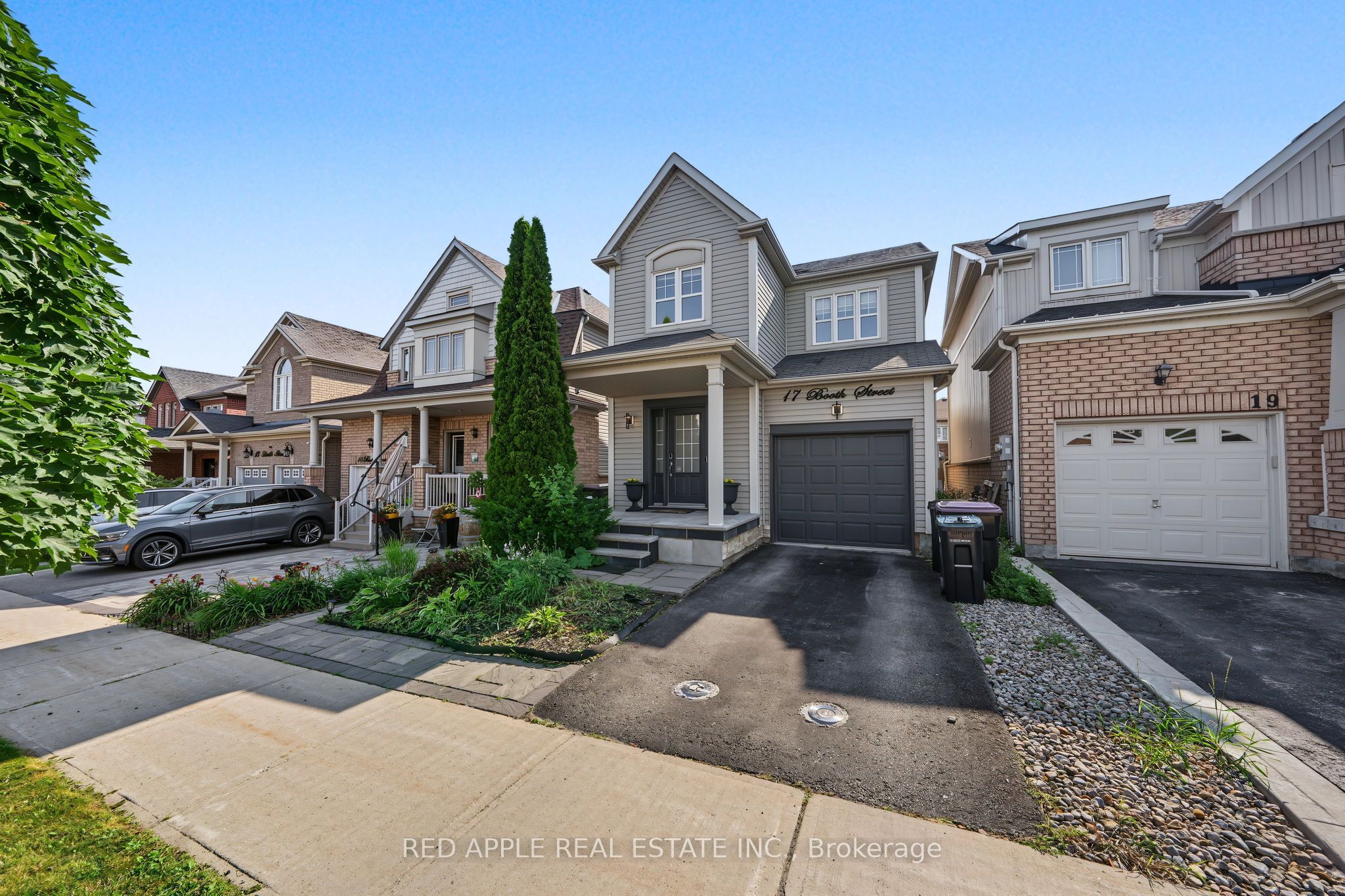 17 Booth Street, Bradford West Gwillimbury, ON L3Z 0A4 photo 3