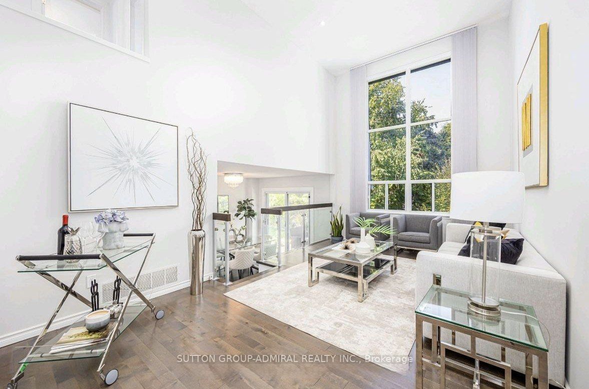 34 Kitsilano Crescent, Richmond Hill, ON L4C 5A5 photo 3