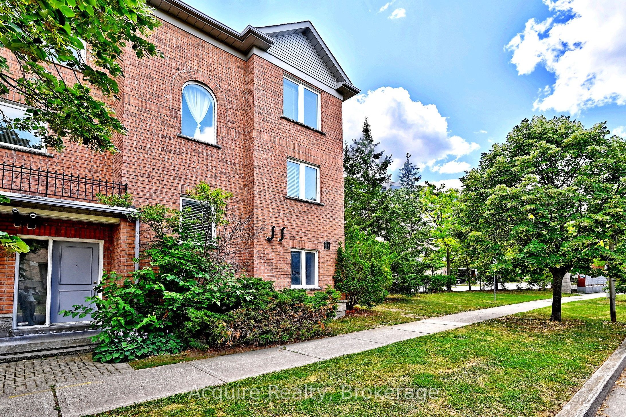 58 Leitchcroft Crescent, Markham, ON L3T 7W1 photo 2