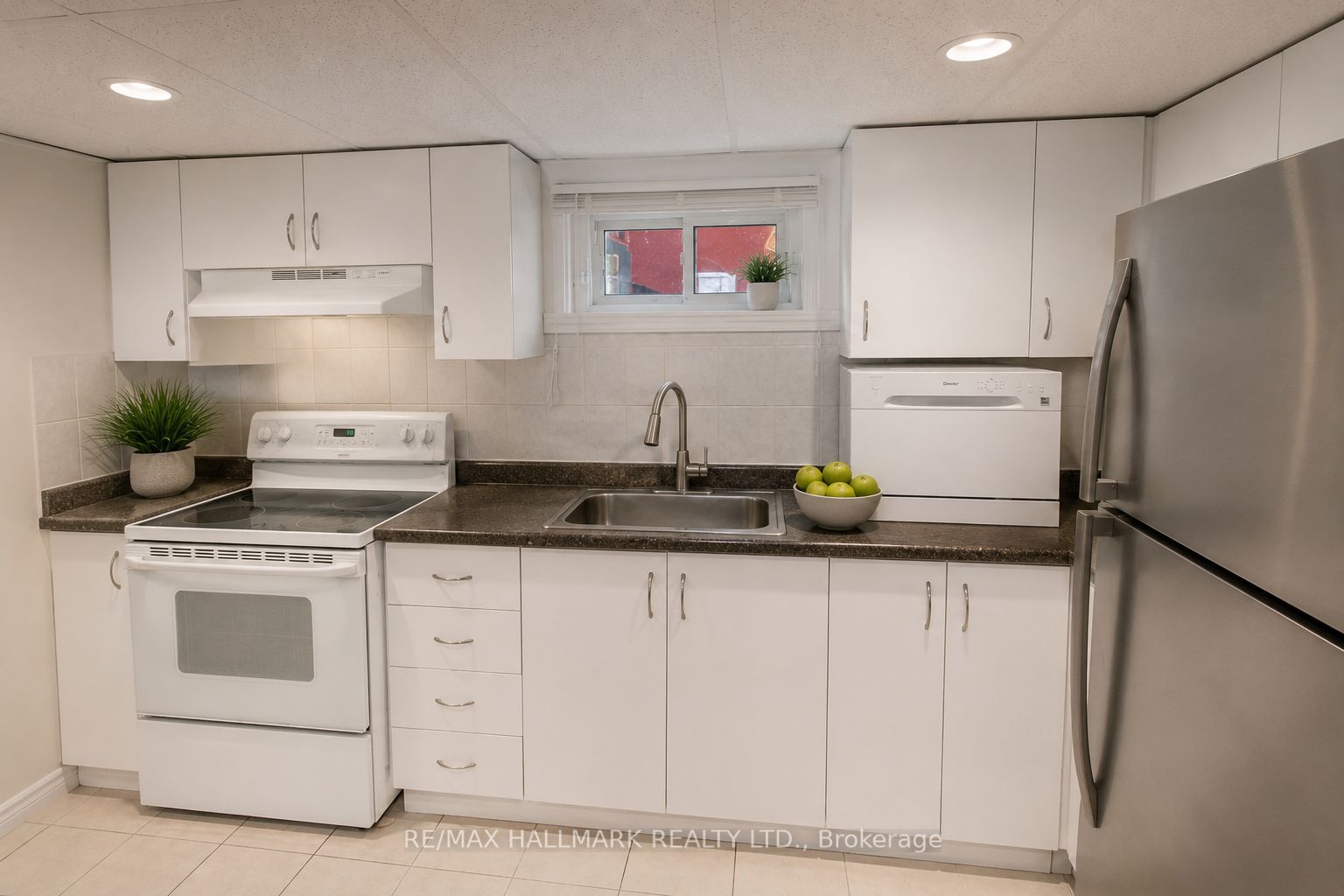 106 Talmage Avenue Basement, Richmond Hill, ON L4C 3J8 photo 4