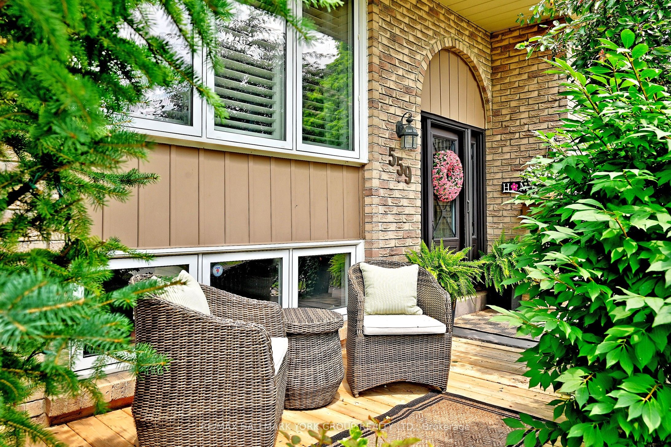 559 Haines Road, Newmarket, ON L3Y 6V4 photo 2