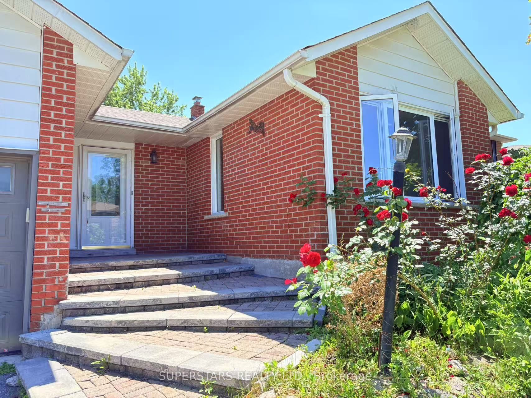 289 Plymouth Trail, Newmarket, ON L3Y 6G6 photo 2