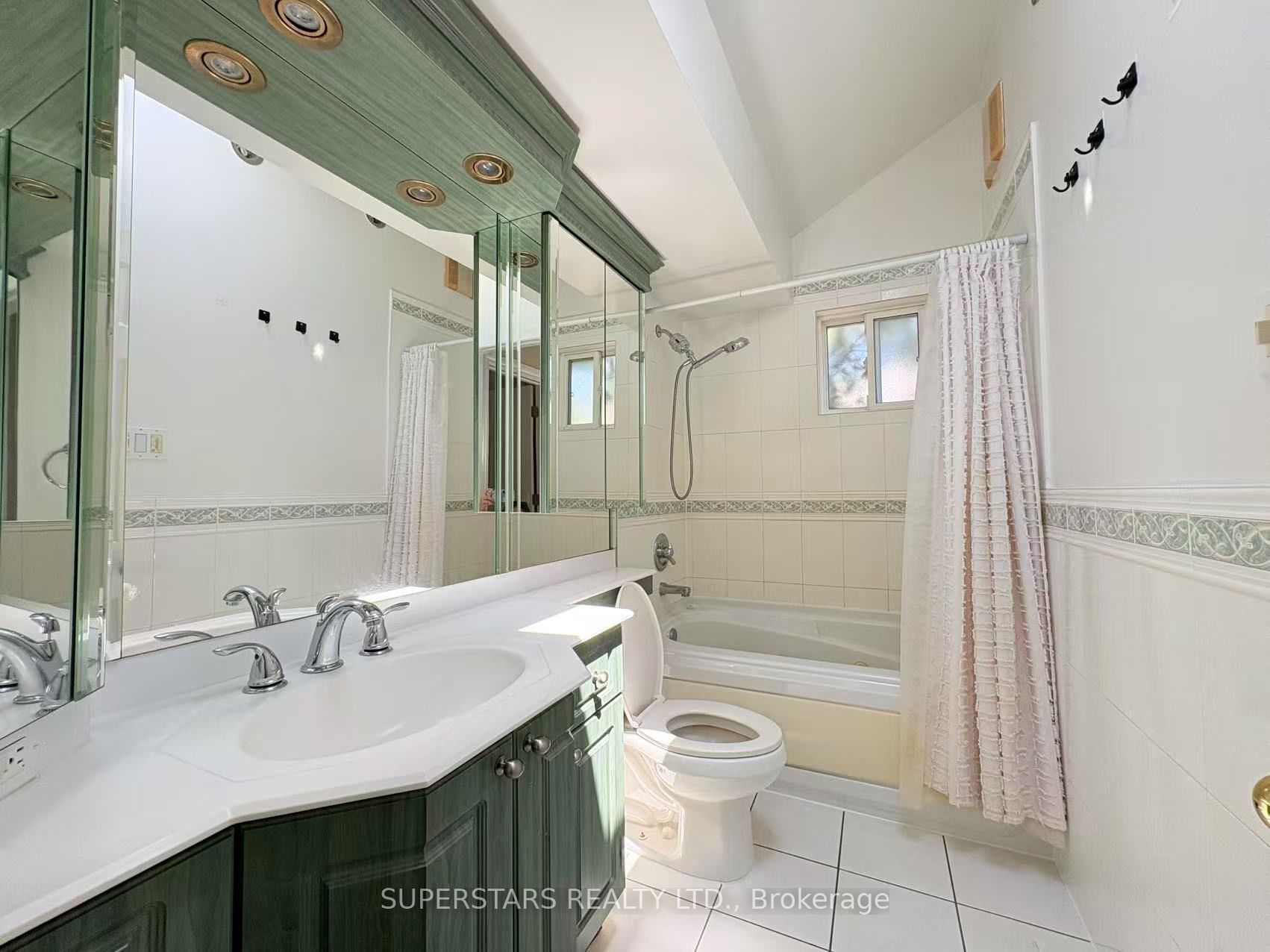289 Plymouth Trail, Newmarket, ON L3Y 6G6 photo 5