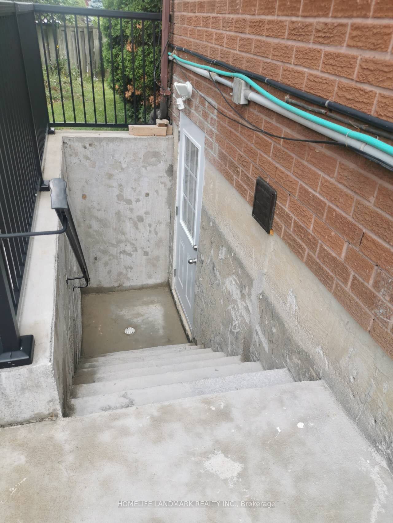 2 Maxwell Ct Court, Vaughan, ON L4J 6Y3 photo 3