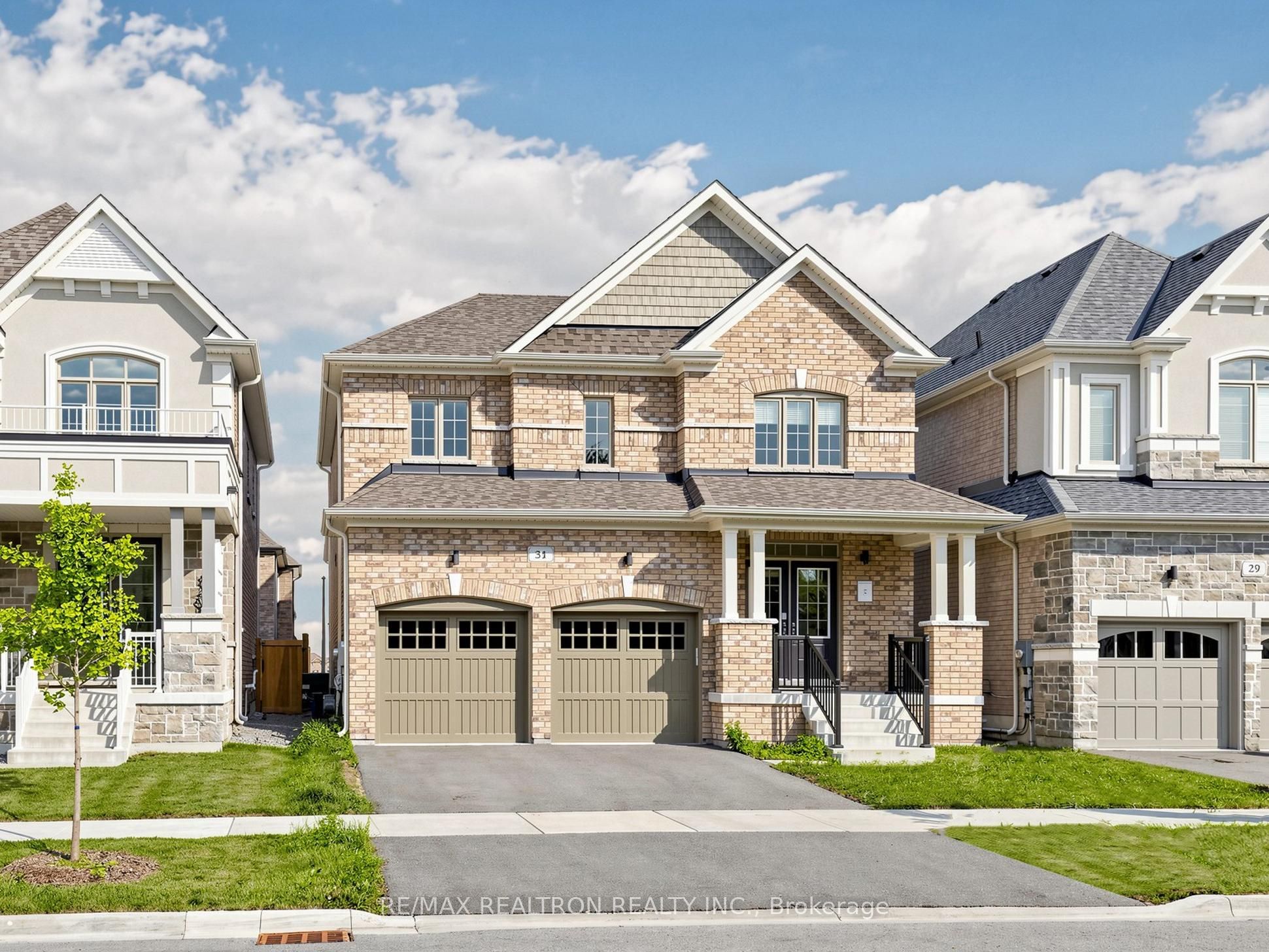 31 Valleo Street, Georgina, ON L4P 0K1 photo 2