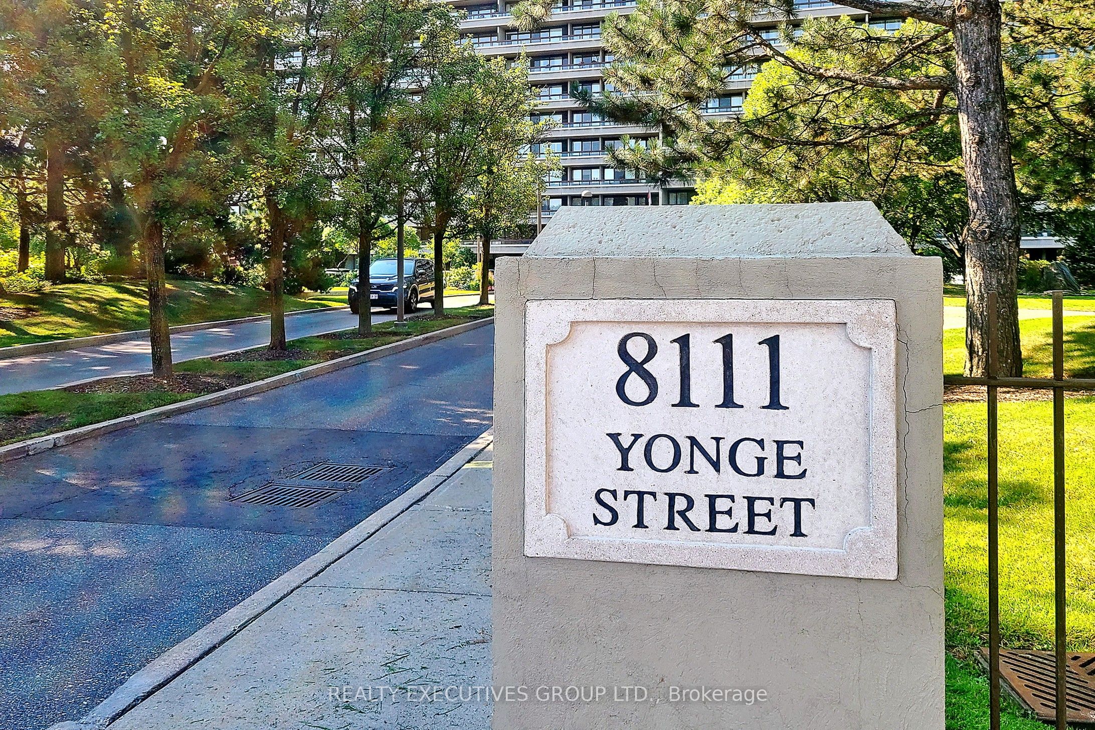 8111 Yonge Street 1403, Markham, ON L3T 4V9 photo 2
