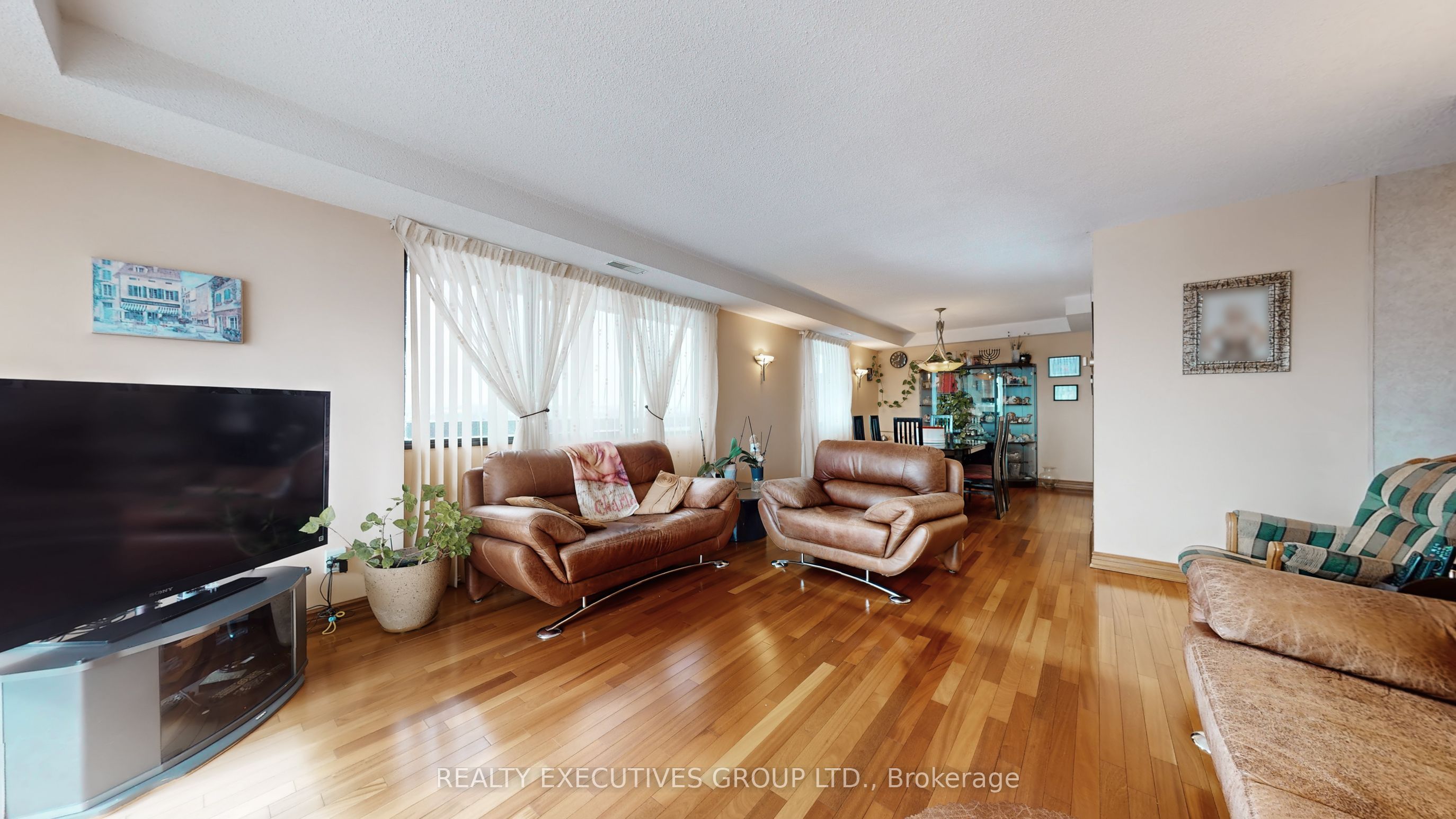 8111 Yonge Street 1403, Markham, ON L3T 4V9 photo 5