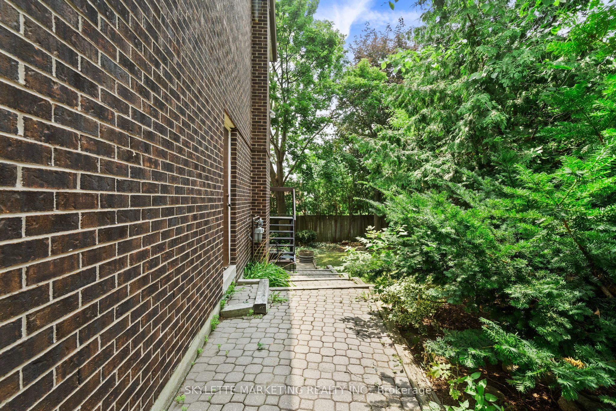 17 Sabrina Court Bsmt, Richmond Hill, ON L4C 5P8 photo 5