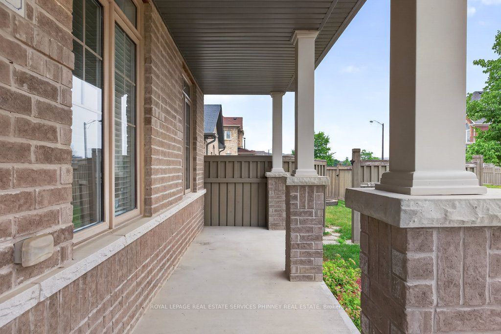 222 Moody Drive, Vaughan, ON L4H 3Z6 photo 3