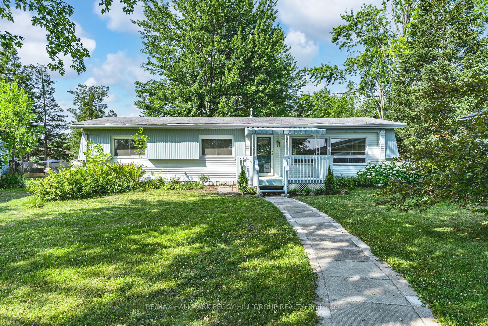 85 Hawthorne Drive, Innisfil, ON L9S 1N5