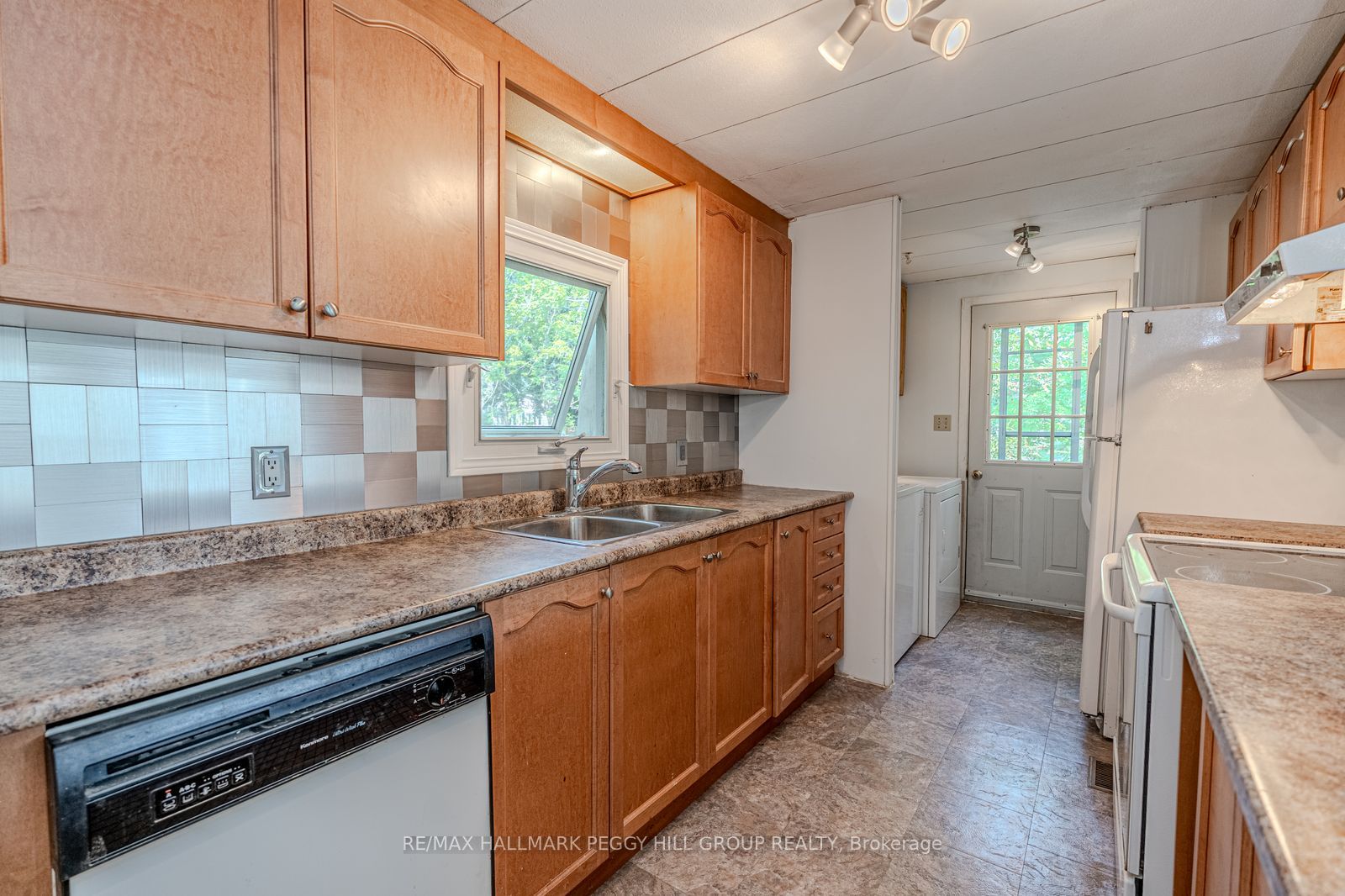 85 Hawthorne Drive, Innisfil, ON L9S 1N5 photo 4