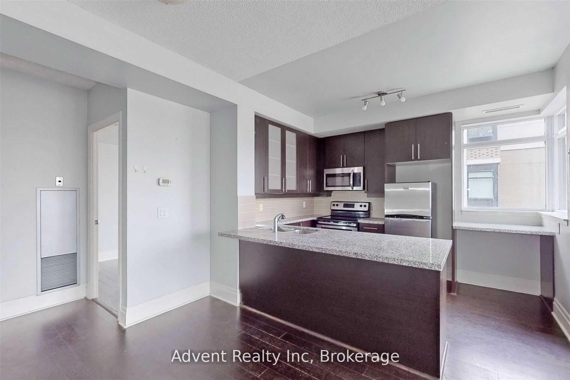 131 Upper Duke Crescent 505, Markham, ON L6G 0C9 photo 2