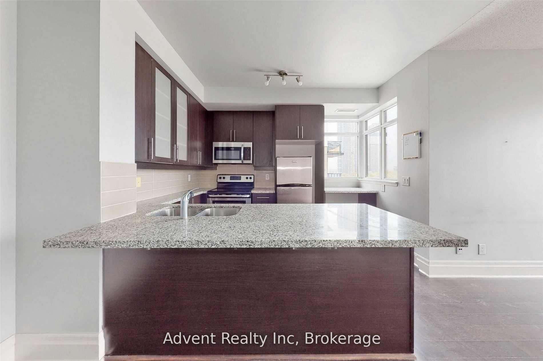 131 Upper Duke Crescent 505, Markham, ON L6G 0C9 photo 4