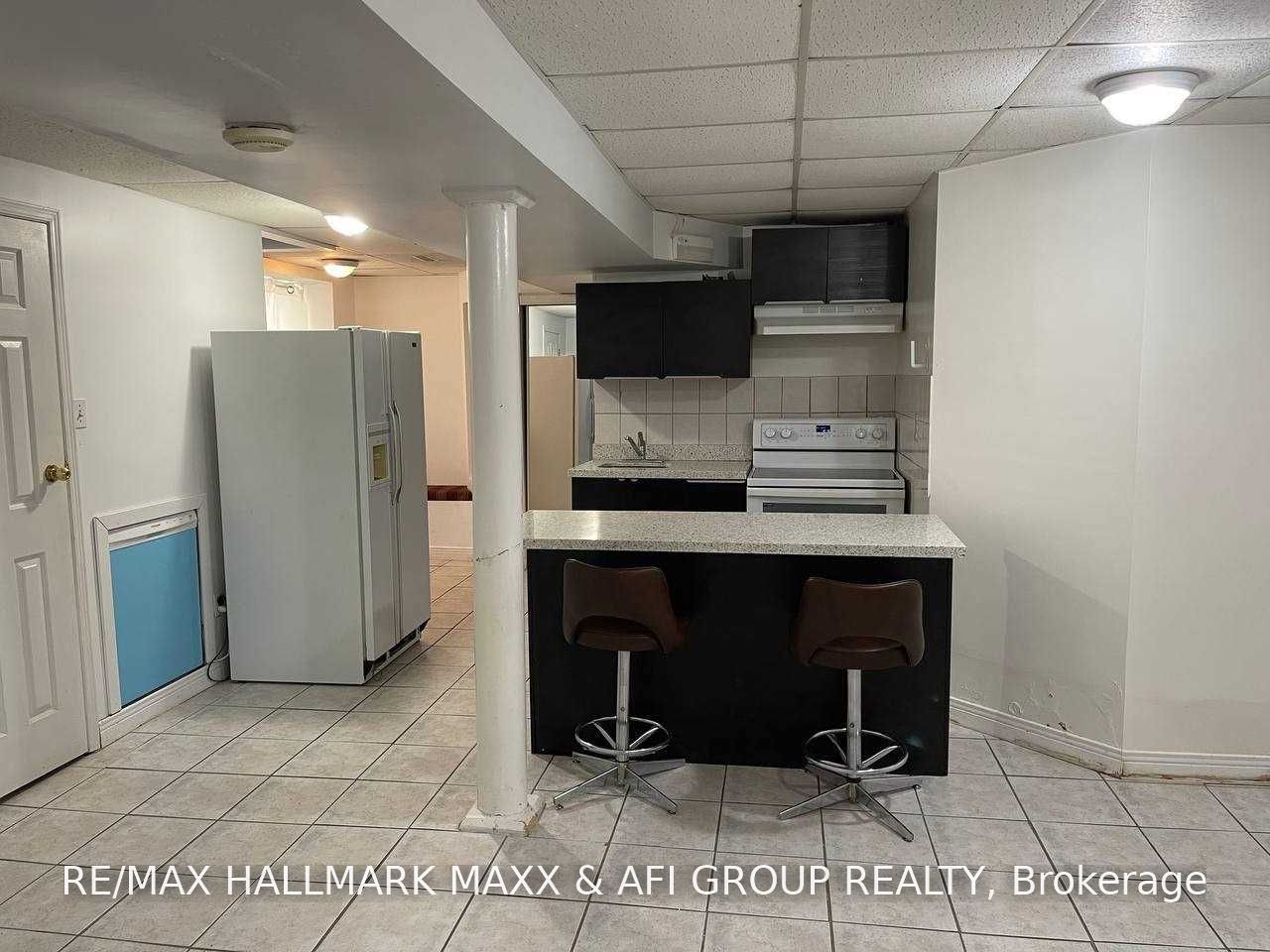 151 Kersey Crescent Bsmnt, Richmond Hill, ON L4C 8X9 photo 3