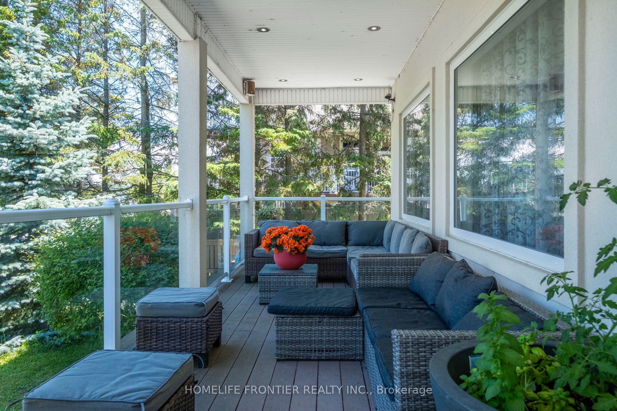 813 Lake Drive E, Georgina, ON L0E 1L0 photo 4