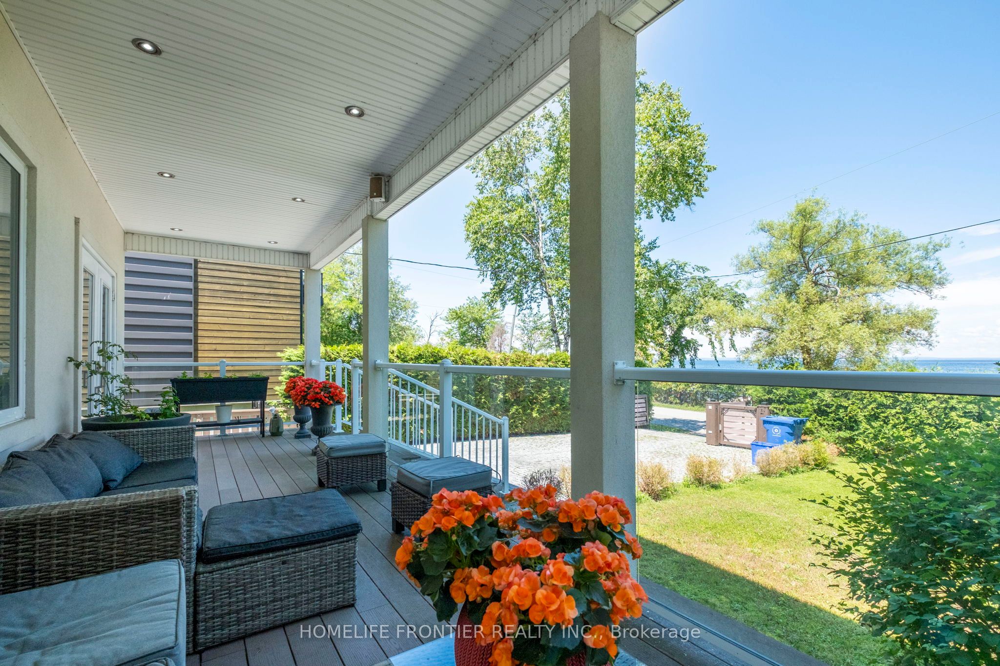 813 Lake Drive E, Georgina, ON L0E 1L0 photo 5