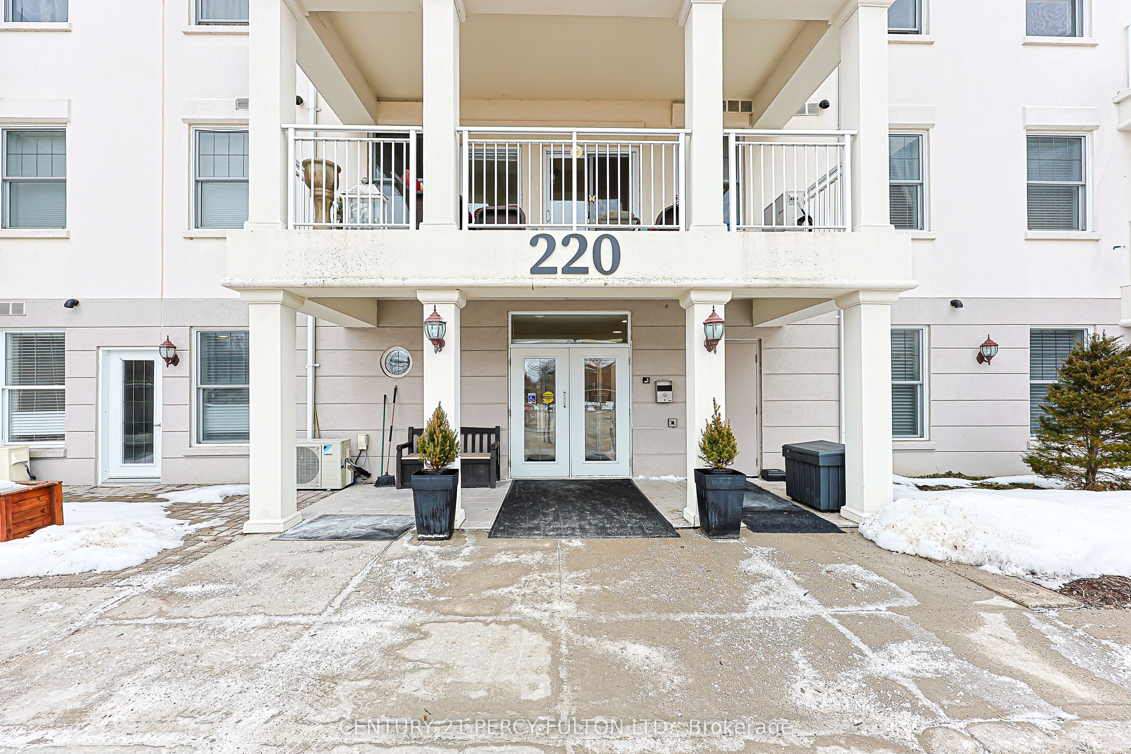220 Main Street N 211, Uxbridge, ON L9P 0B6
