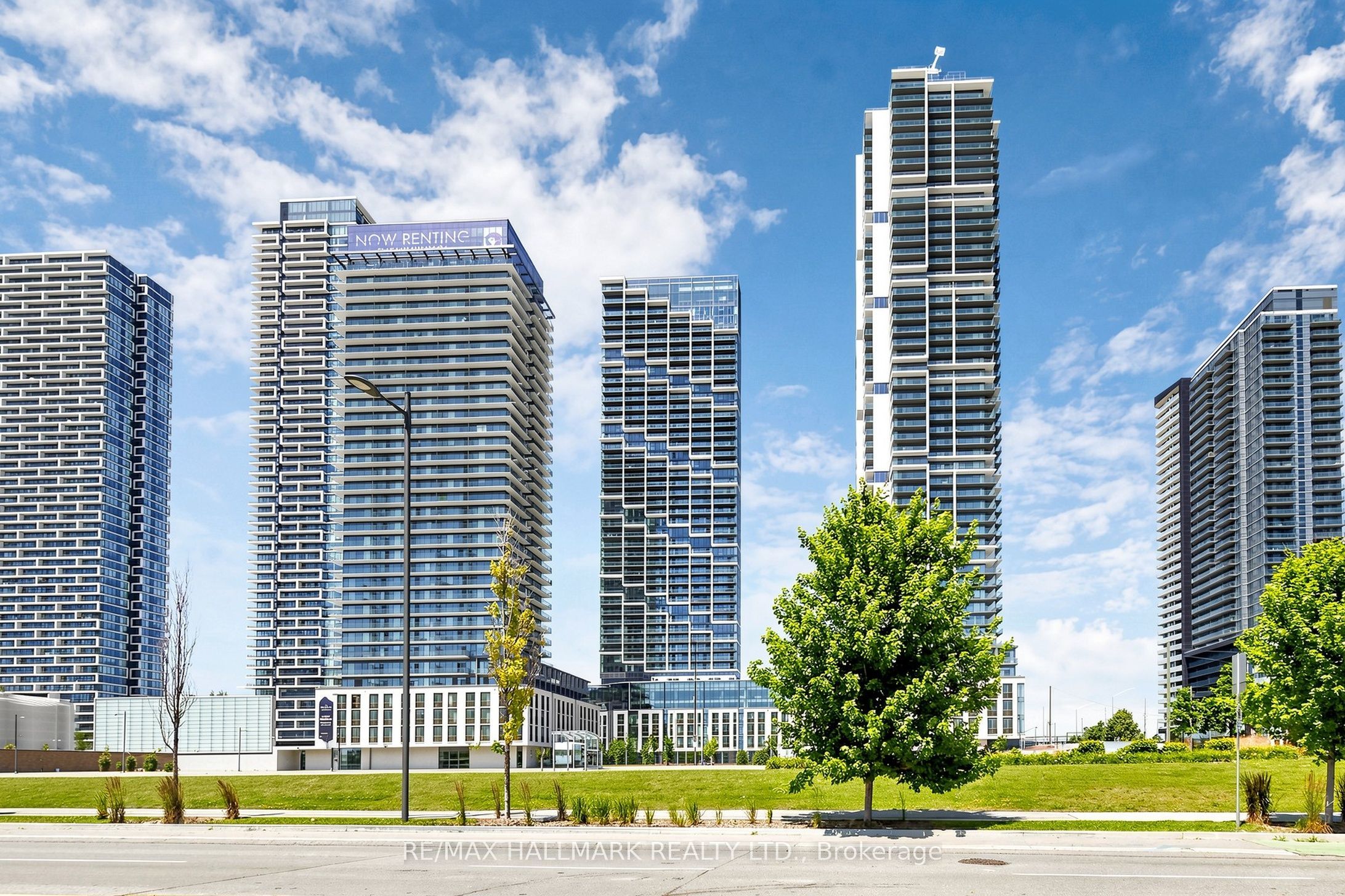 1000 Portage Parkway N 3302, Vaughan, ON L4K 0L1 photo 2