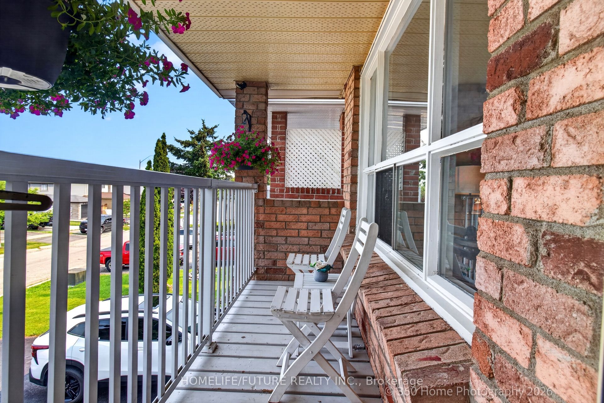 61 Turner Court, Bradford West Gwillimbury, ON L3Z 2W7 photo 4