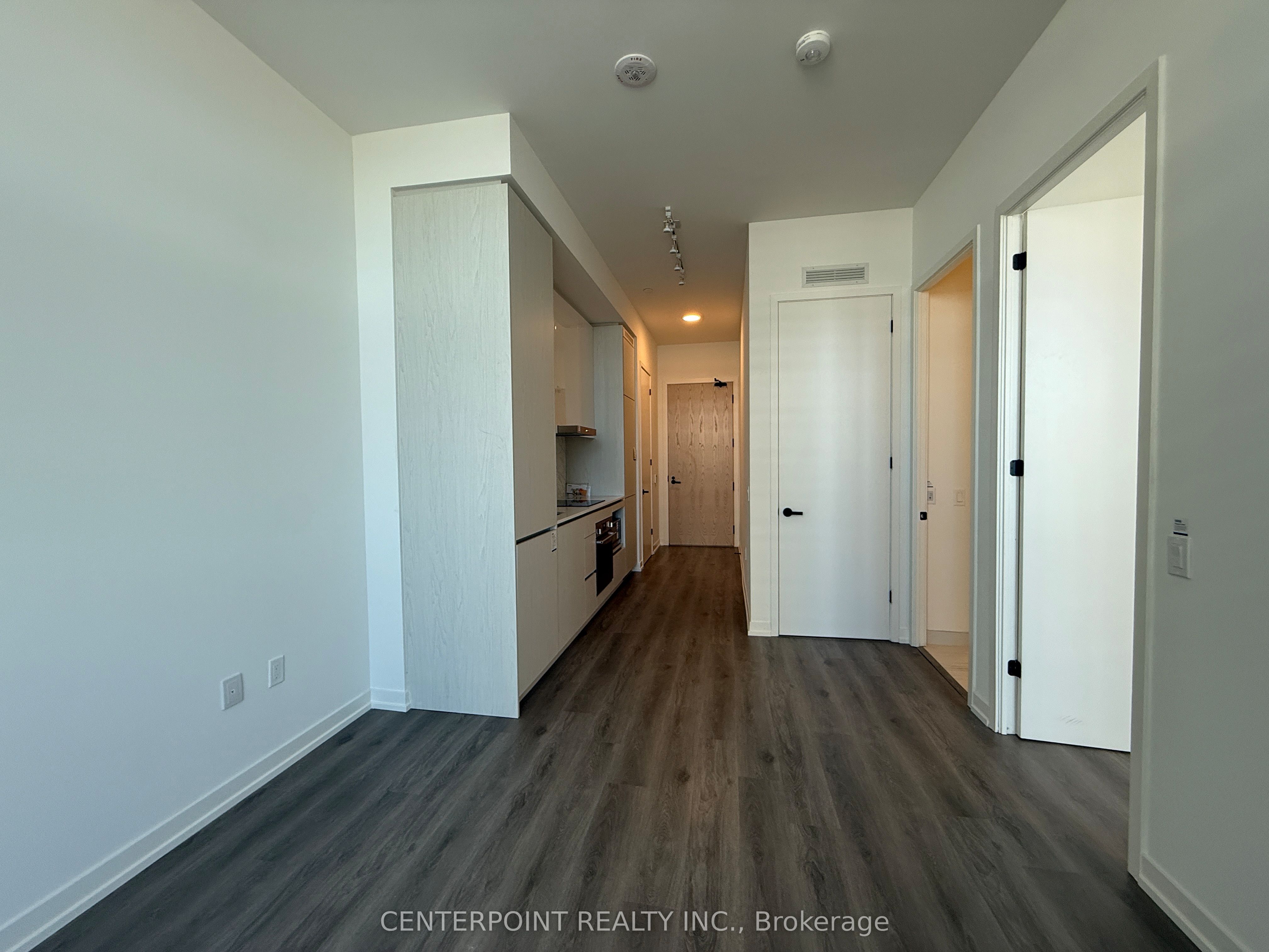 28 Interchange Way 620, Vaughan, ON L4K 0P8 photo 4