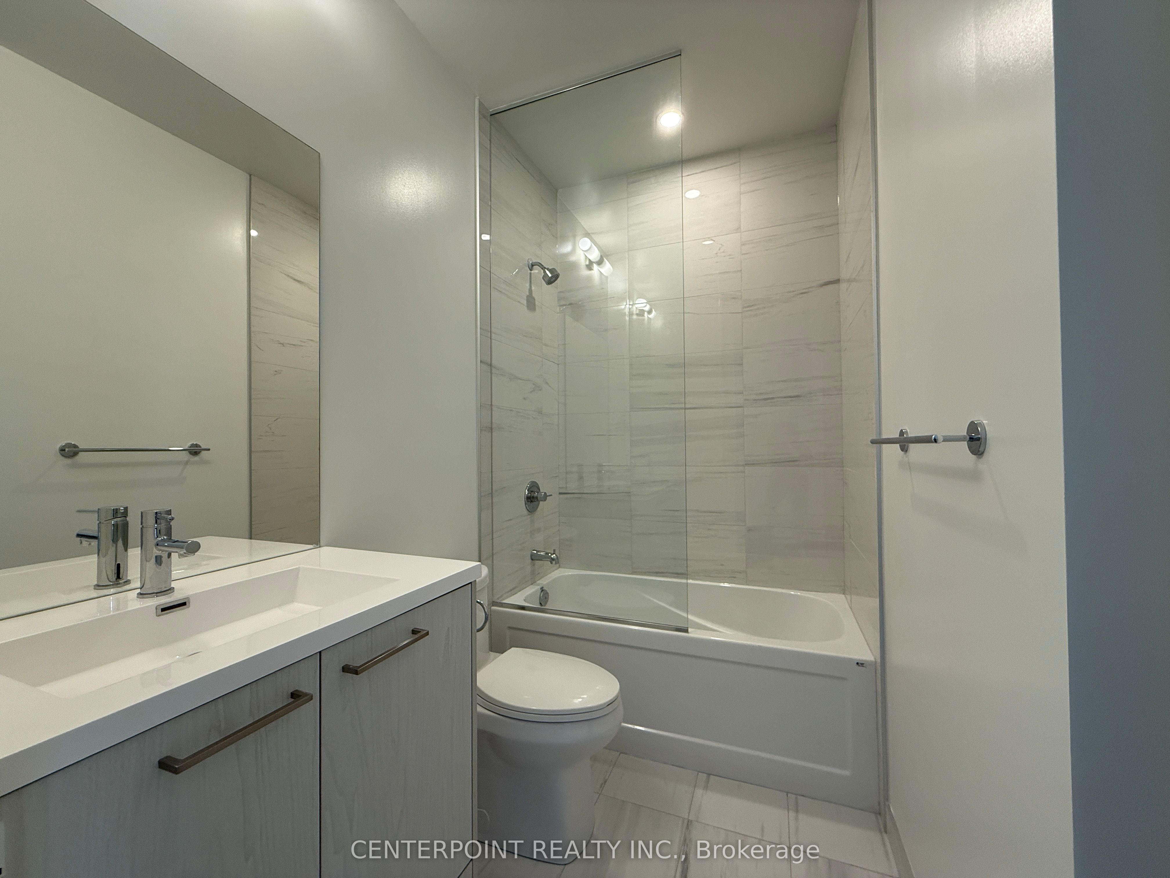 28 Interchange Way 620, Vaughan, ON L4K 0P8 photo 5