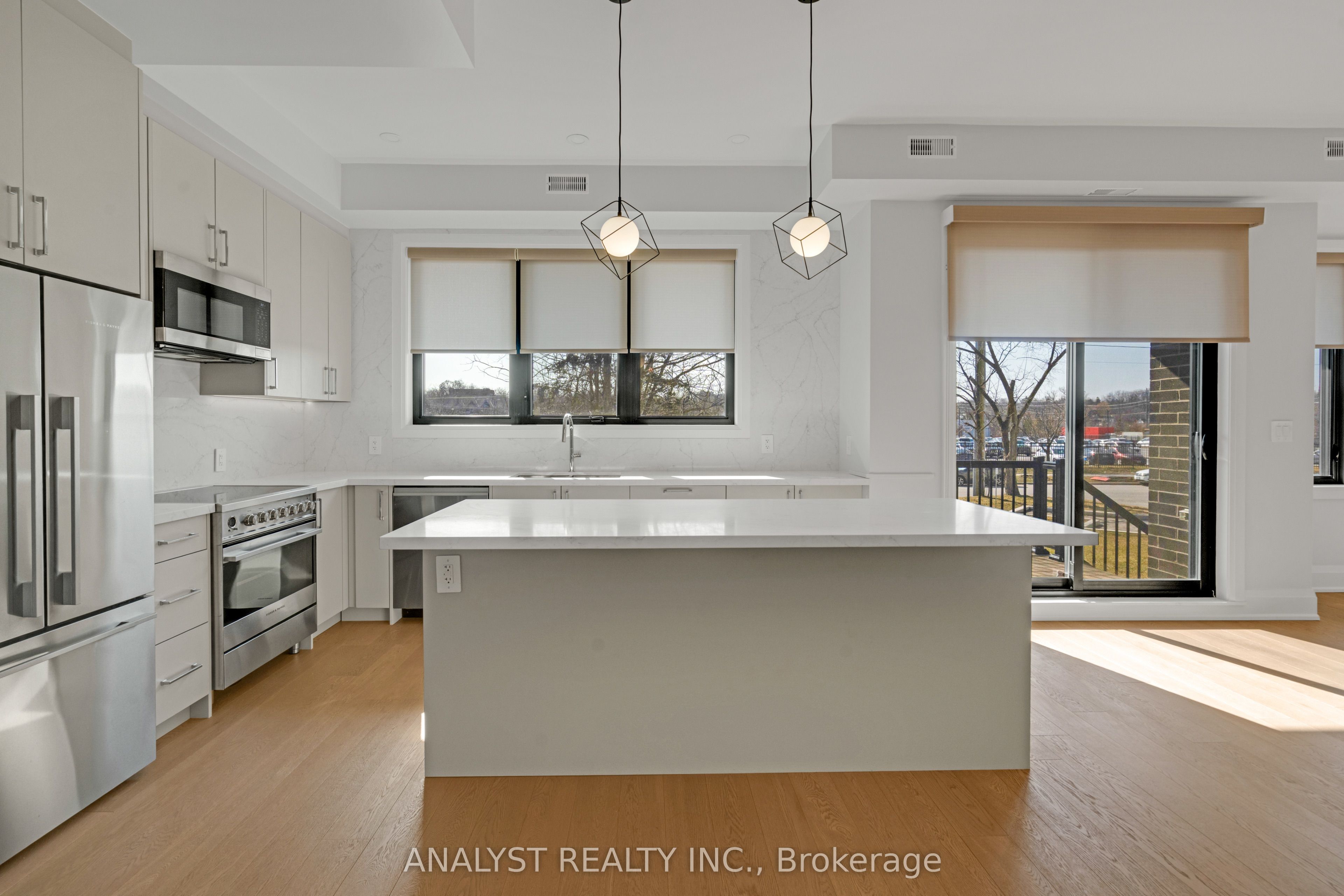 59 Charles Street 7, Newmarket, ON L3Y 3V7 photo 3