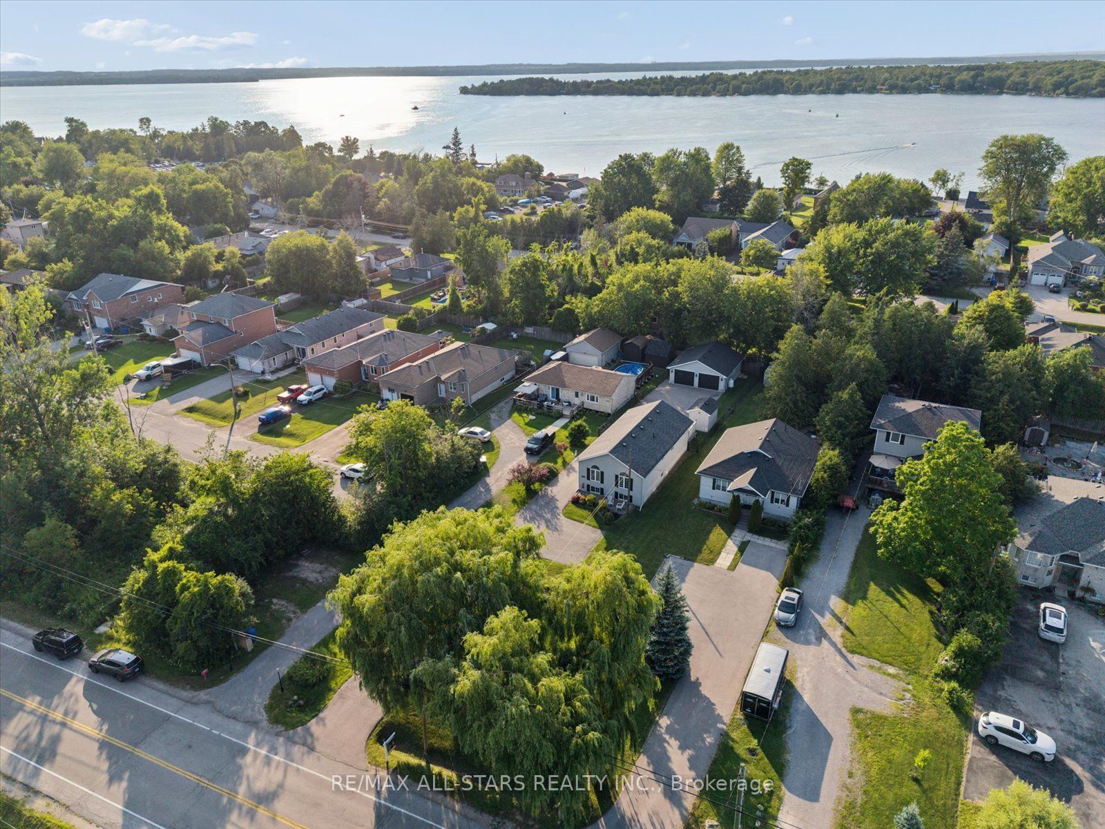 1008 Metro Road N, Georgina, ON L4P 3E9 photo 2