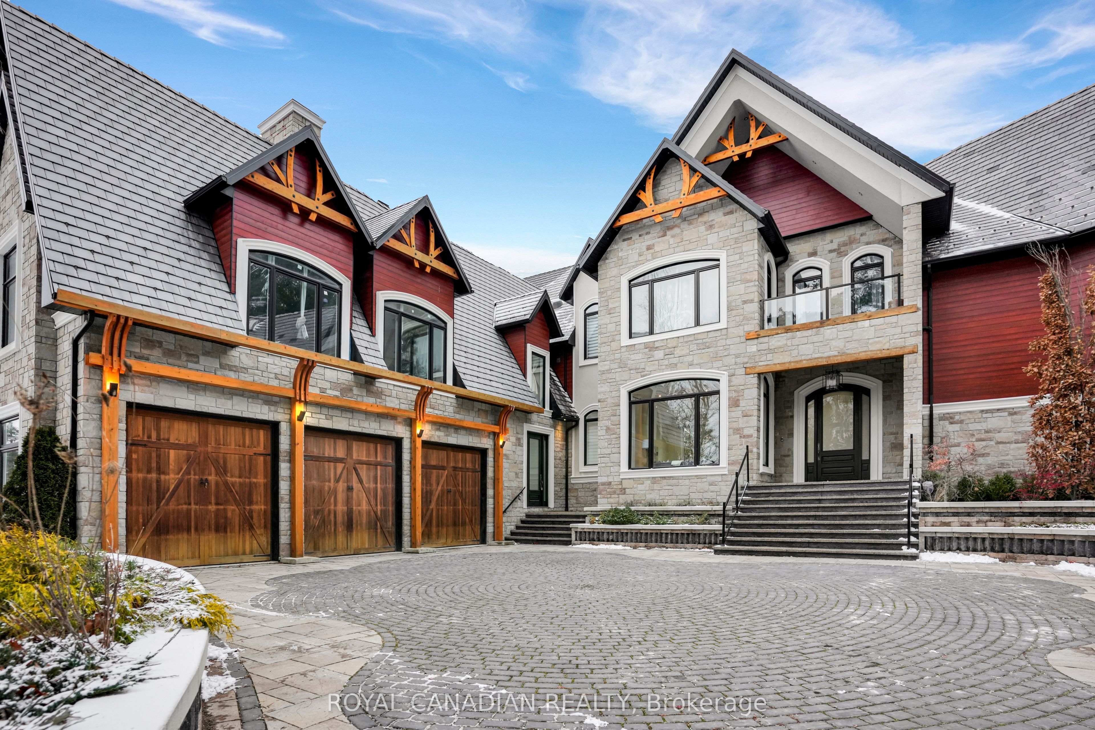 15 Glenview Heights Lane, King, ON L3Y 4V9