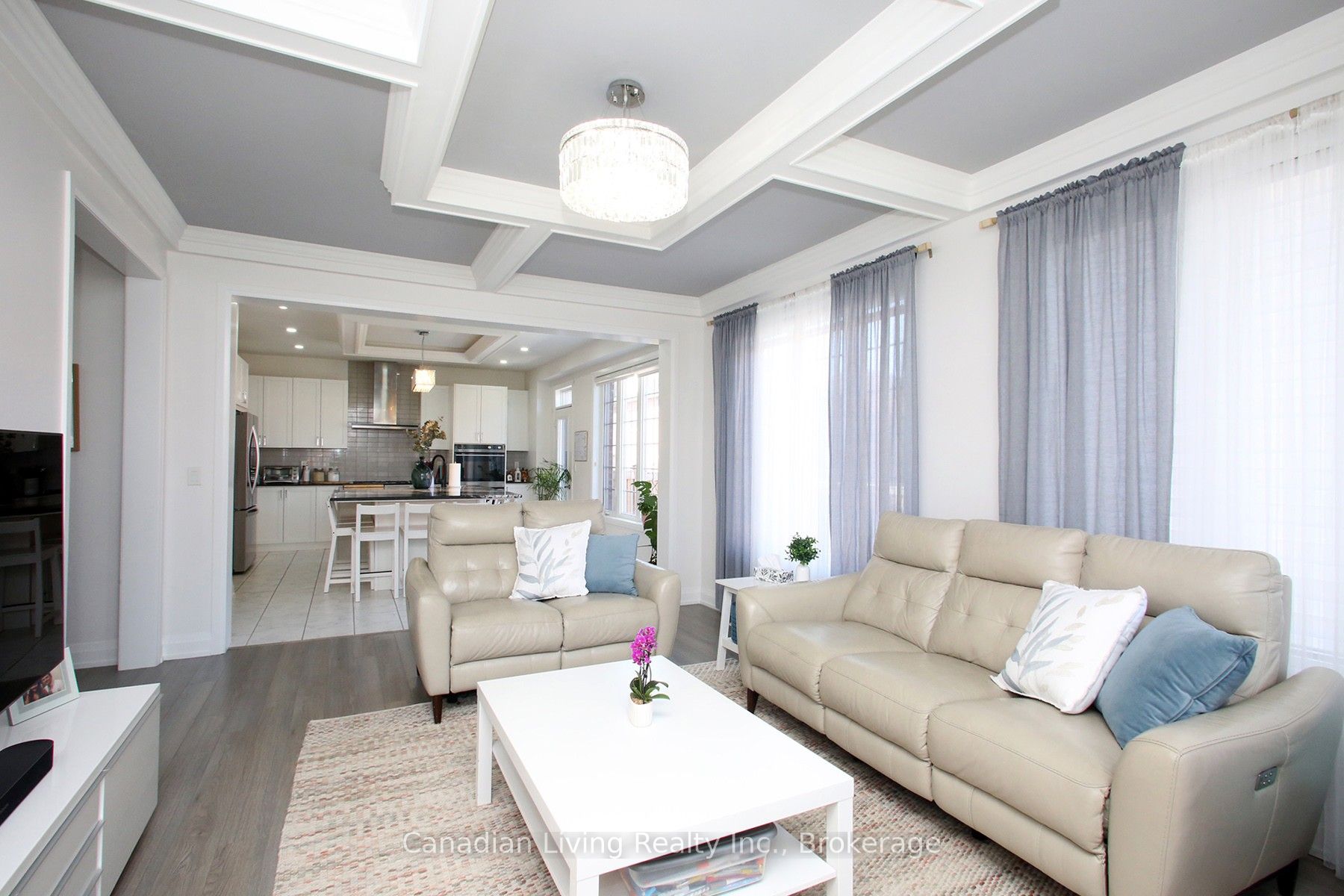 72 Charlotte Abby Drive, East Gwillimbury, ON L9N 0S9 photo 5