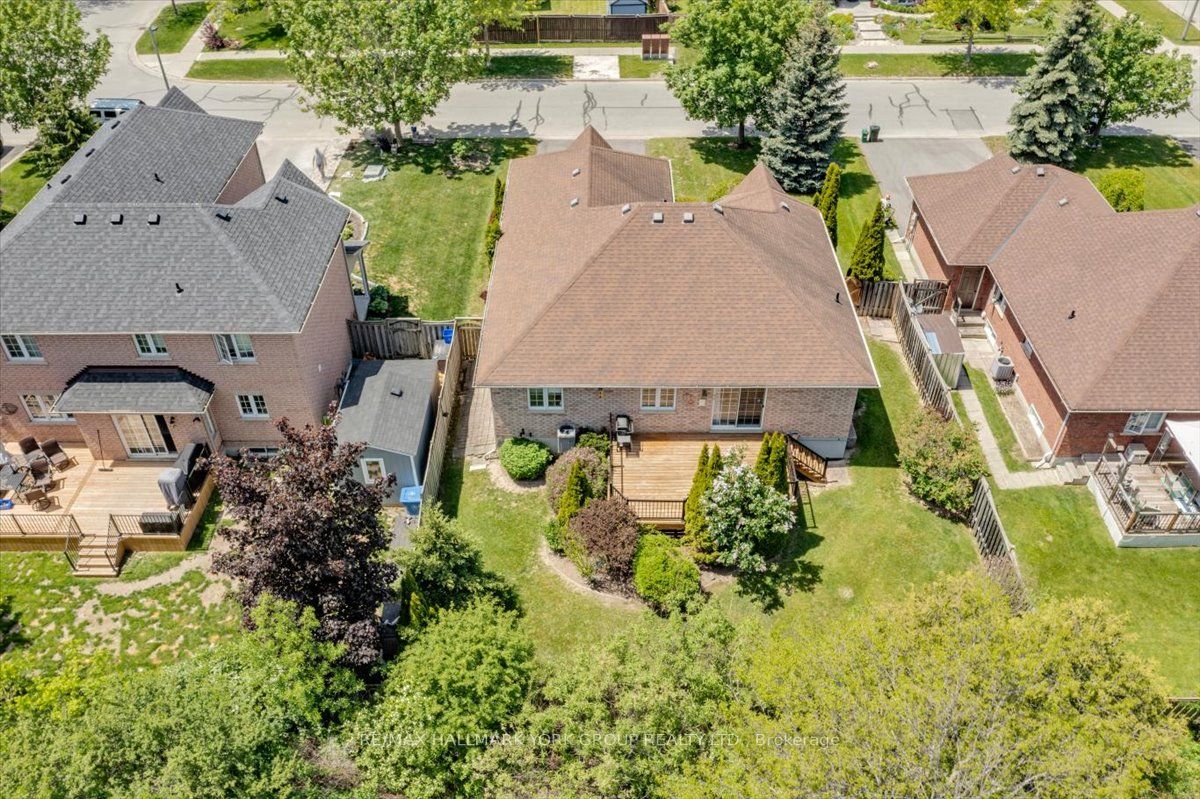 45 Highcastle Avenue, Georgina, ON L4P 4B5 photo 5