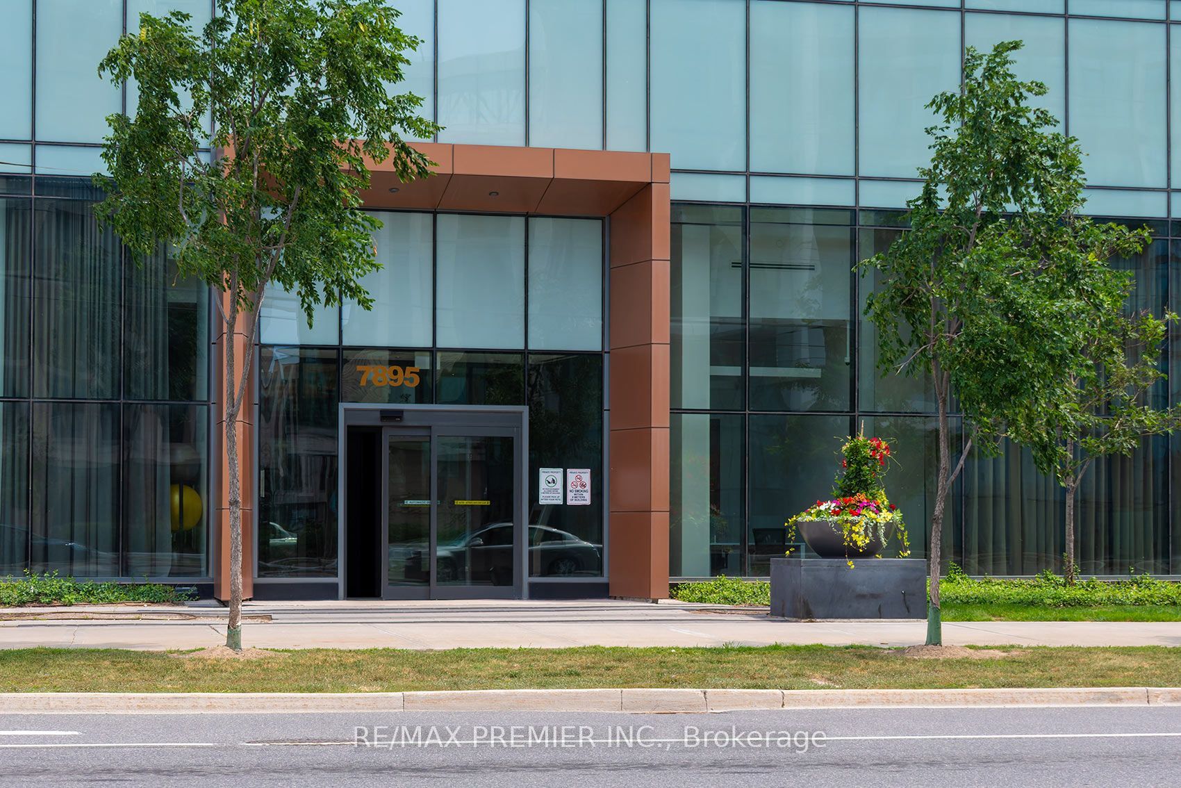 7895 Jane Street 1906, Vaughan, ON L4K 2M7 photo 2