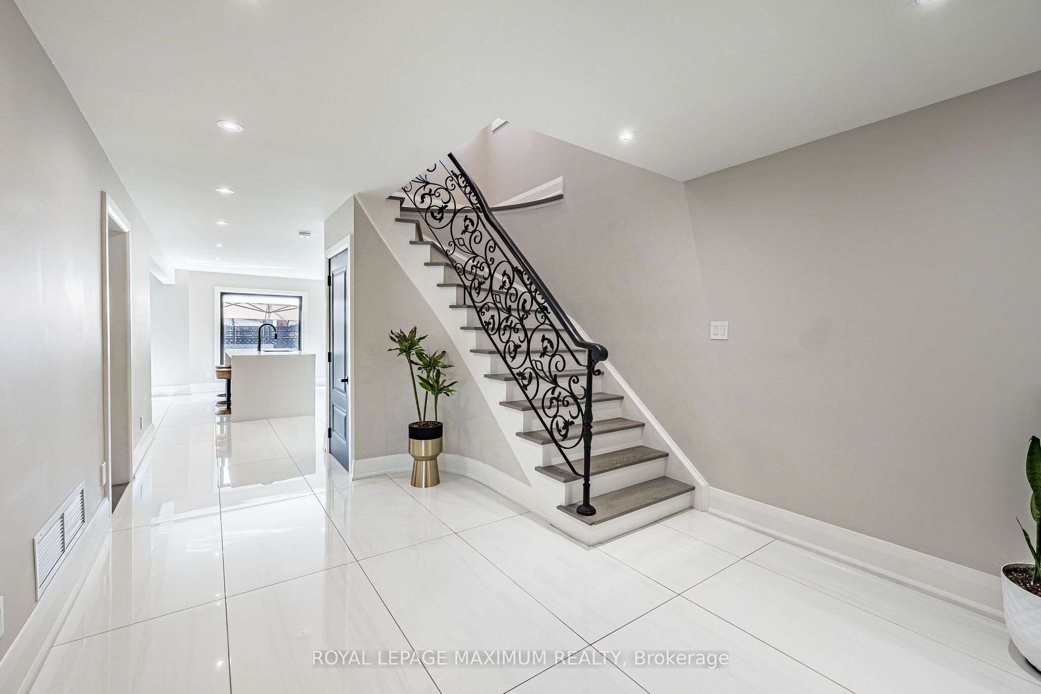 138 Jackman Crescent, Vaughan, ON L4L 6P1 photo 4