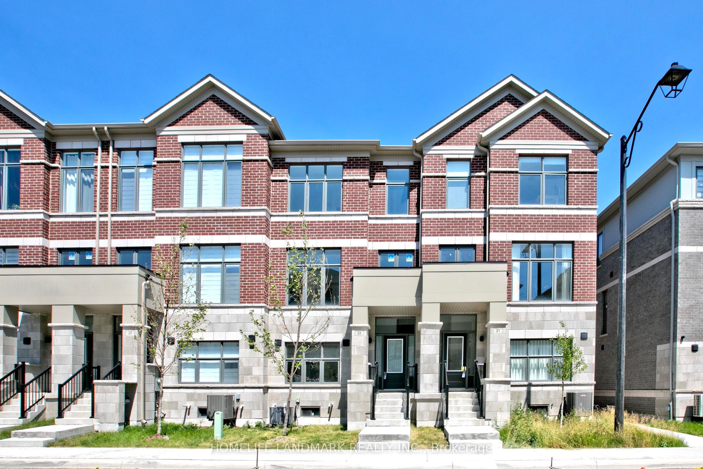 33 Kahshe Lane, Richmond Hill, ON L4S 0N7 photo 2