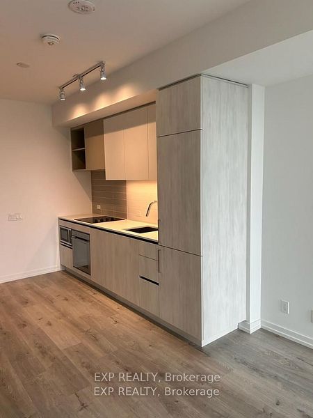 7890 Jane Street 1105, Vaughan, ON L4K 2M7 photo 5