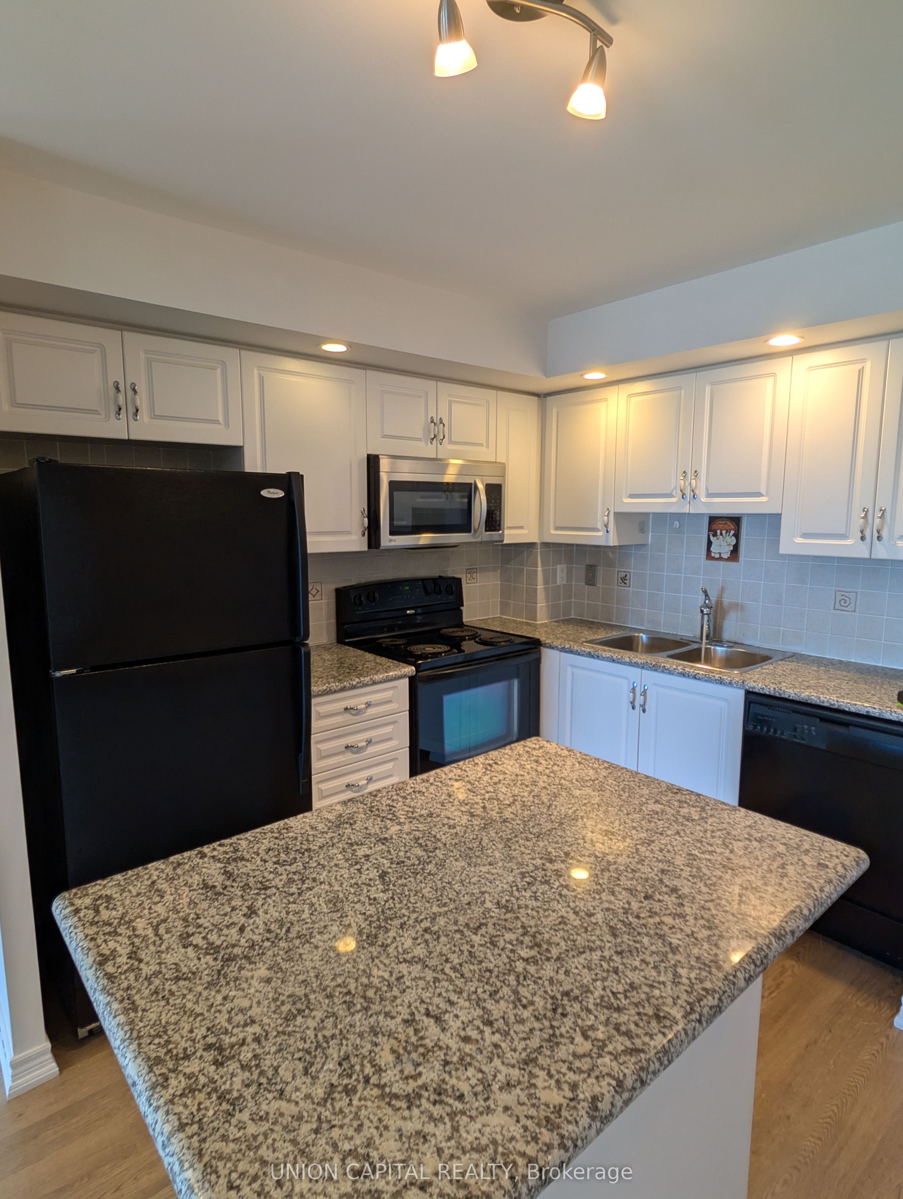33 Cox Boulevard 1133, Markham, ON L3R 8A6 photo 2