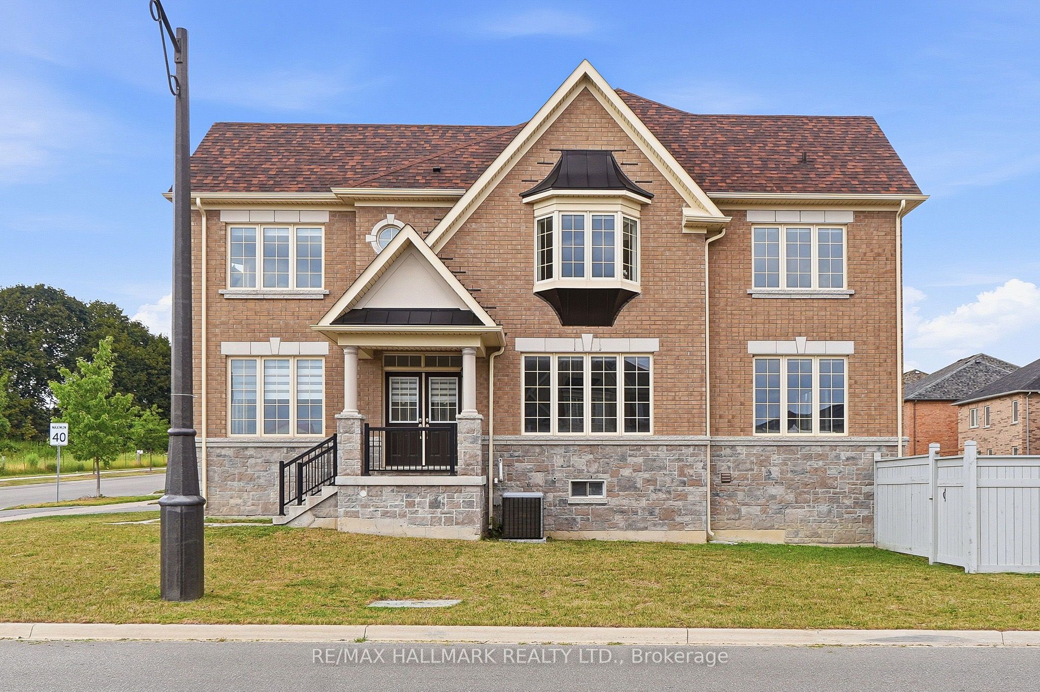 1021 Langford Boulevard, Bradford West Gwillimbury, ON L3Z 4K9 photo 4